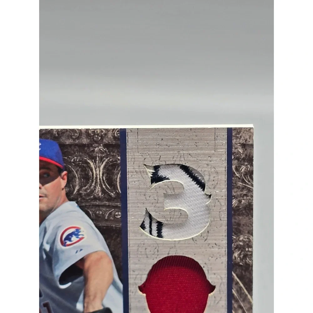 2007 Upper‎ Deck Premier Patches Greg Maddux Triple Relic Jersey 76/87 Padres